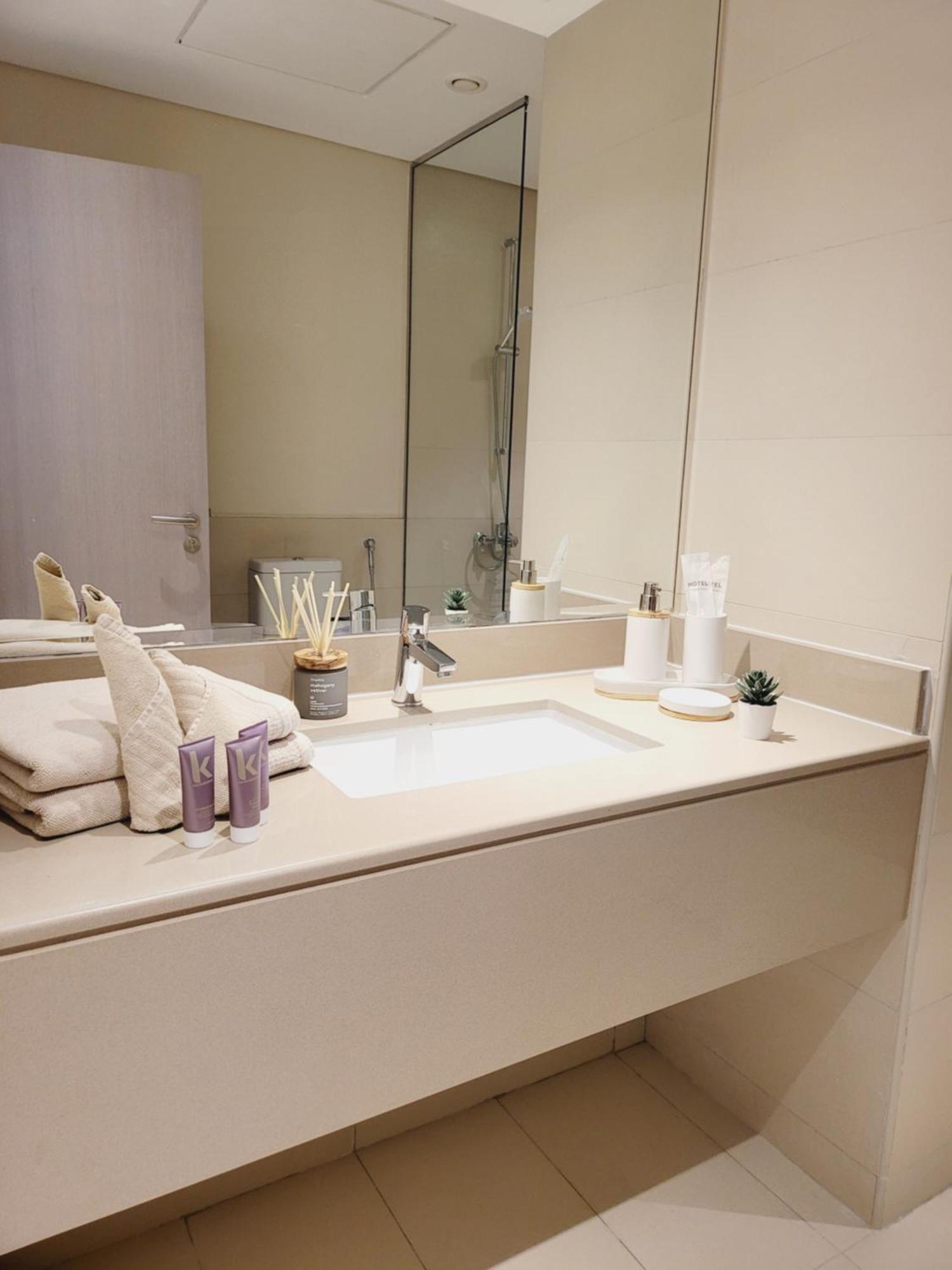 Yas Canal 2 Premium Near The Canal And F1 * Abu Dhabi