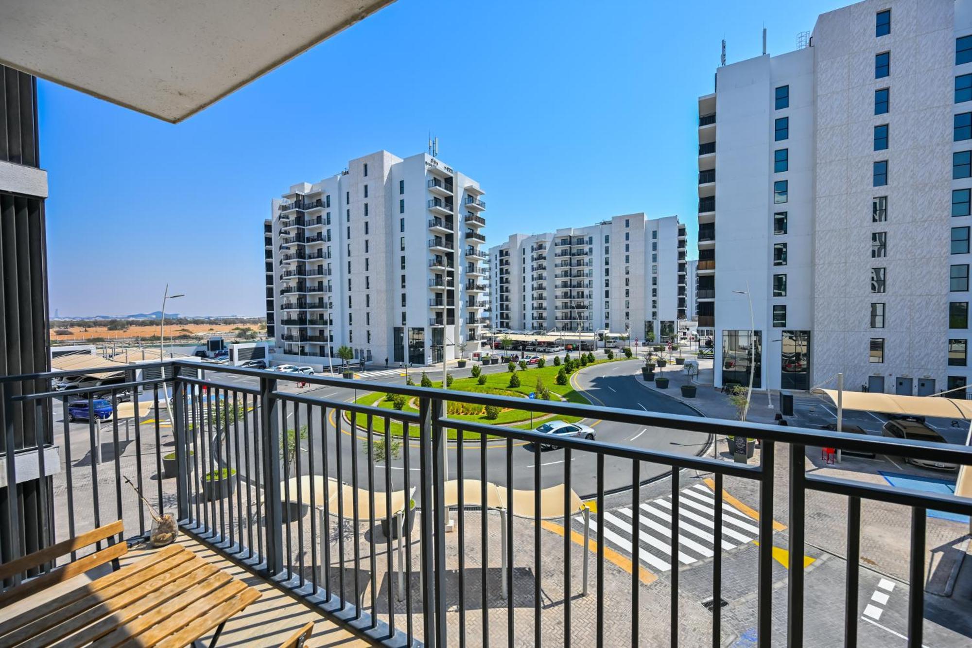 Yas Canal 2 Premium Near The Canal And F1 Aparthotel Abu Dhabi