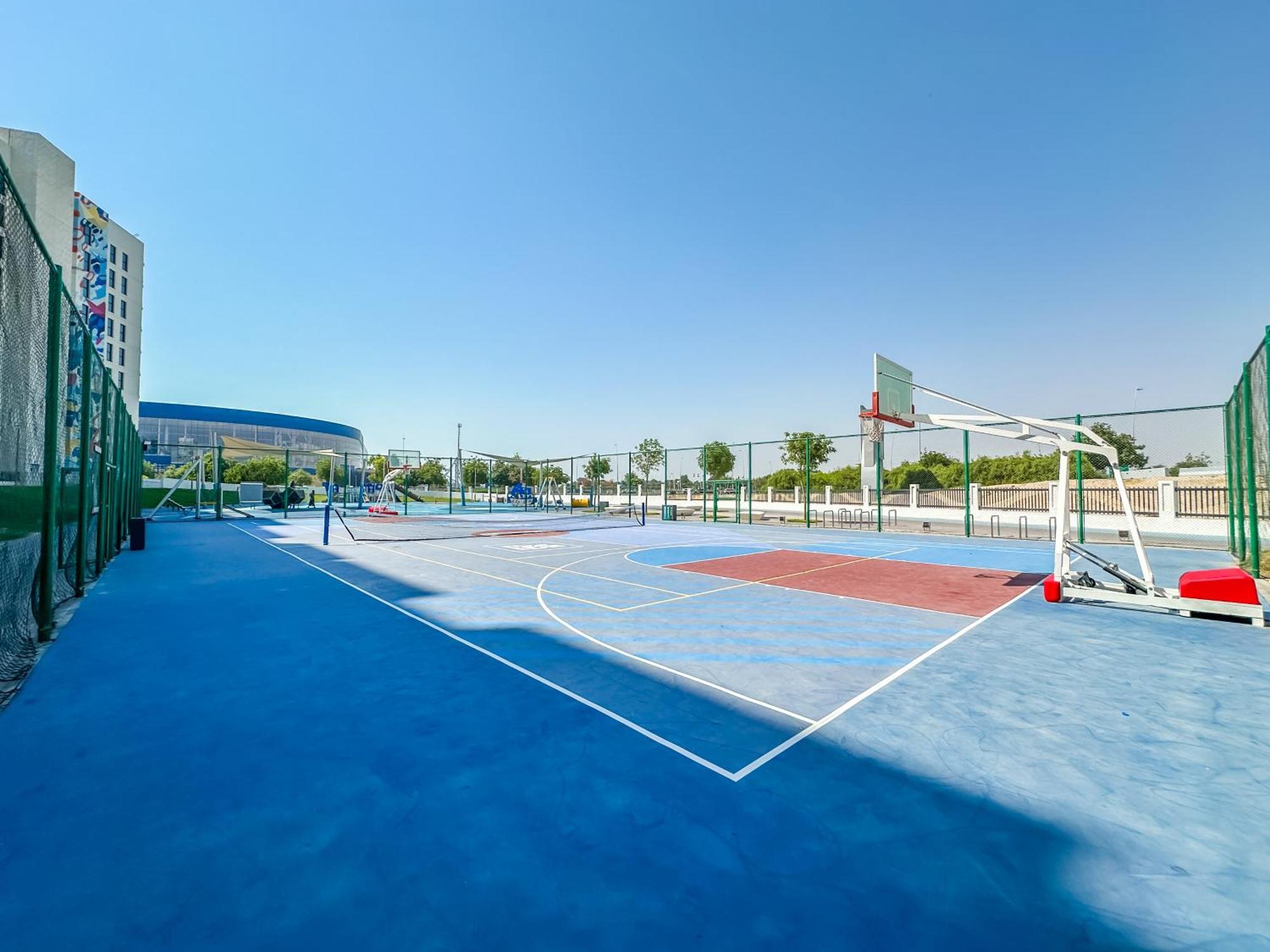 Aparthotel Yas Canal 2 Premium Near The Canal And F1 *