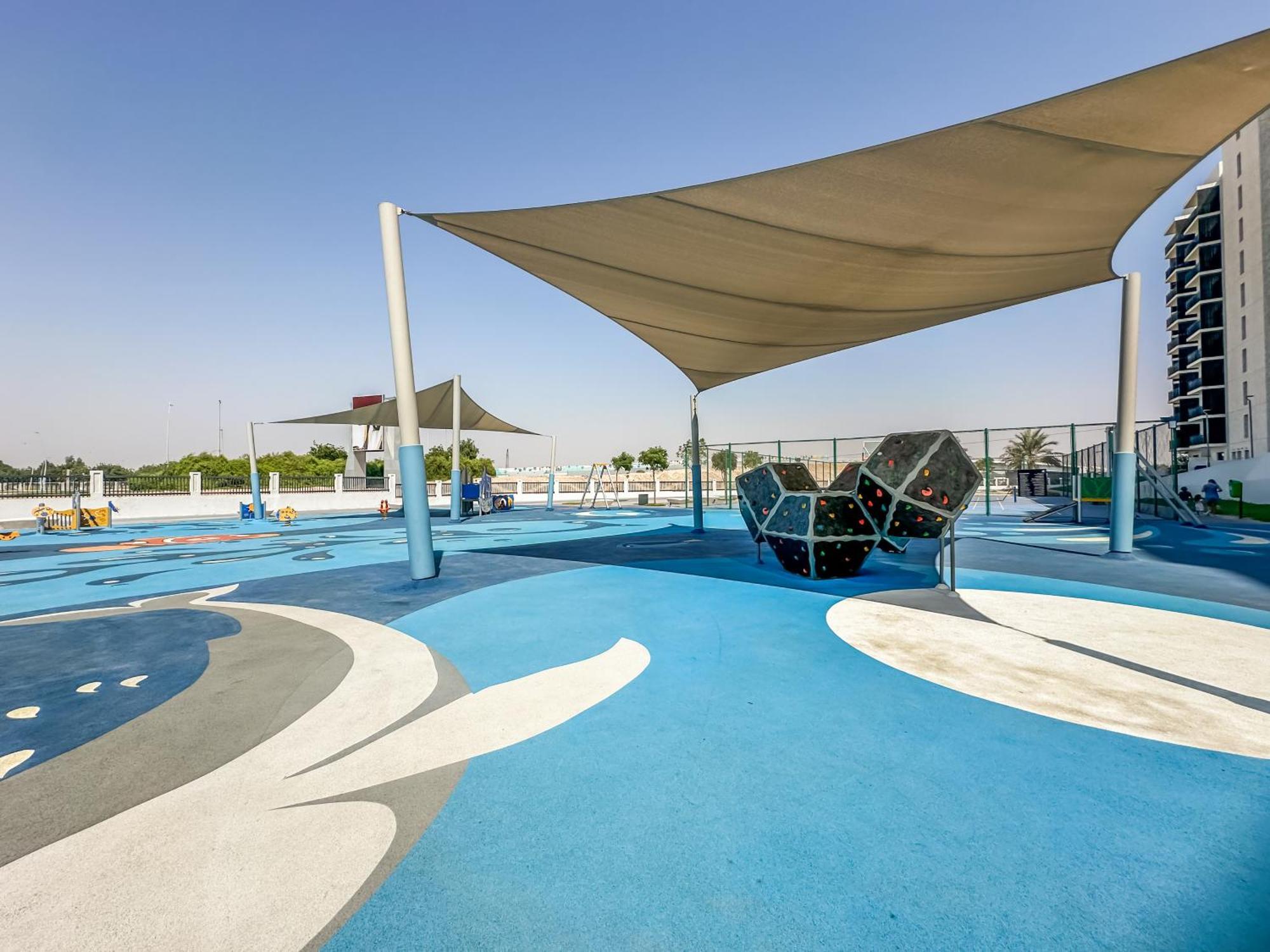 Aparthotel Yas Canal 2 Premium Near The Canal And F1