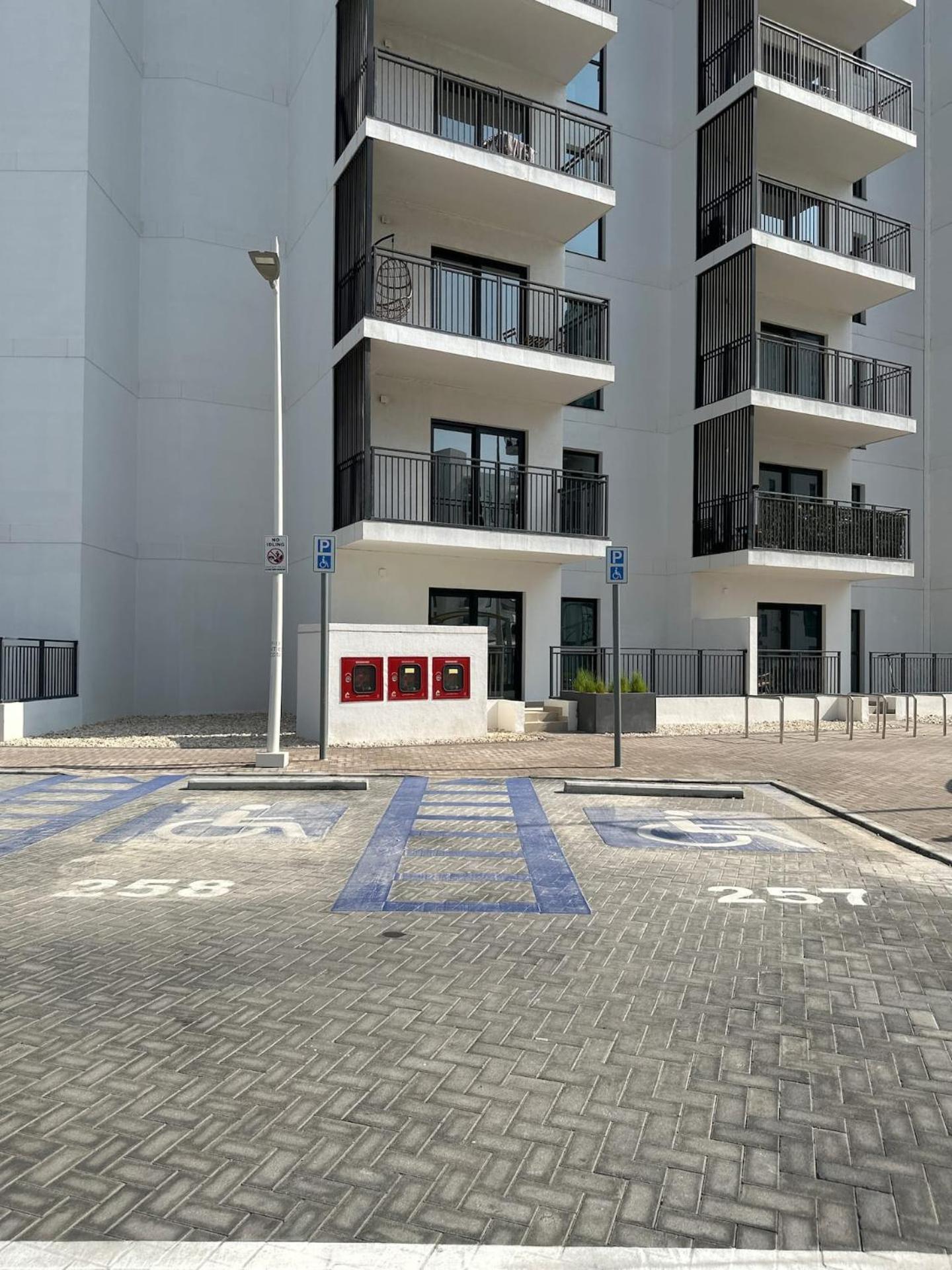 Yas Canal 2 Premium Near The Canal And F1 Aparthotel Abu Dhabi